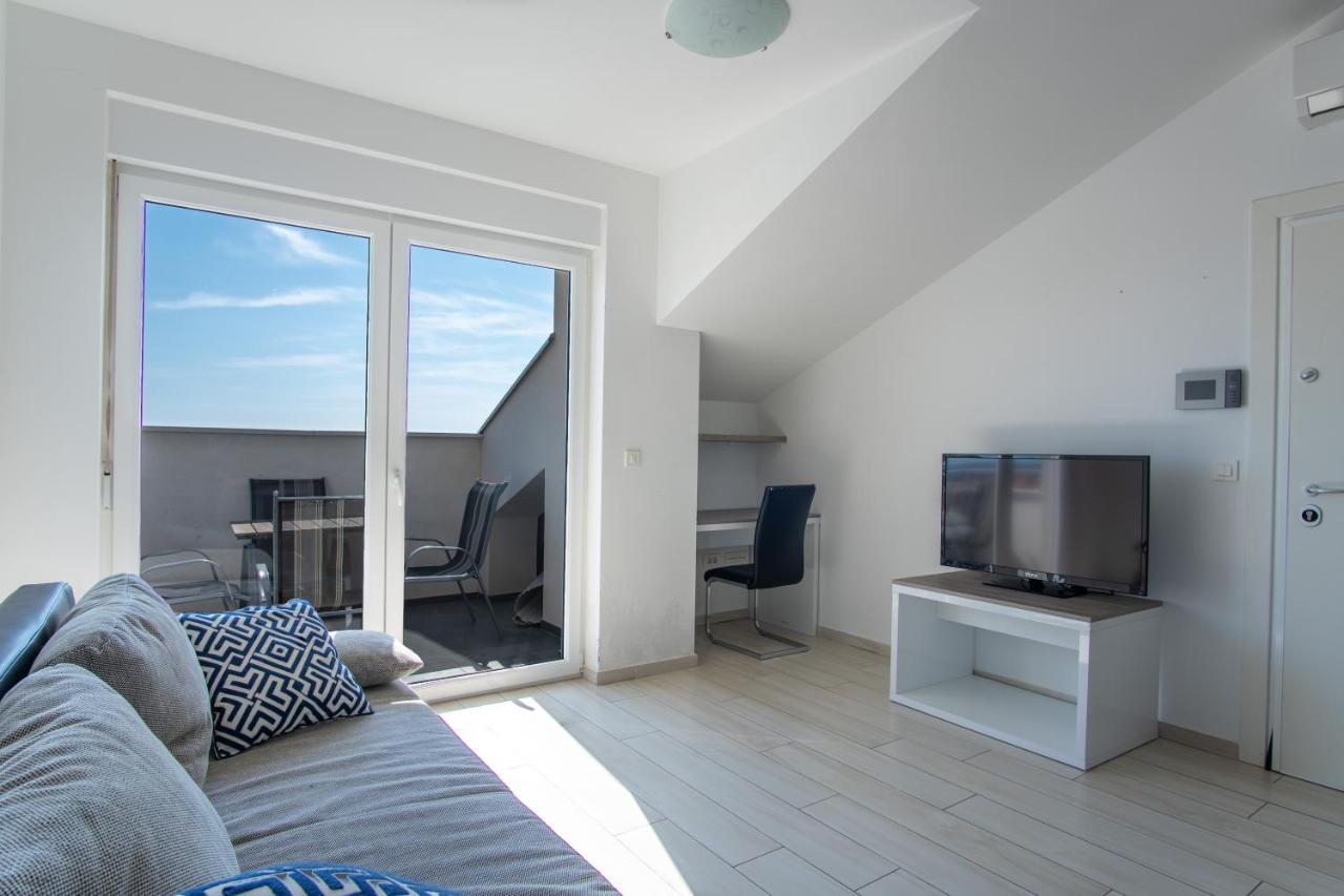 Novalja West Residence ภายนอก รูปภาพ